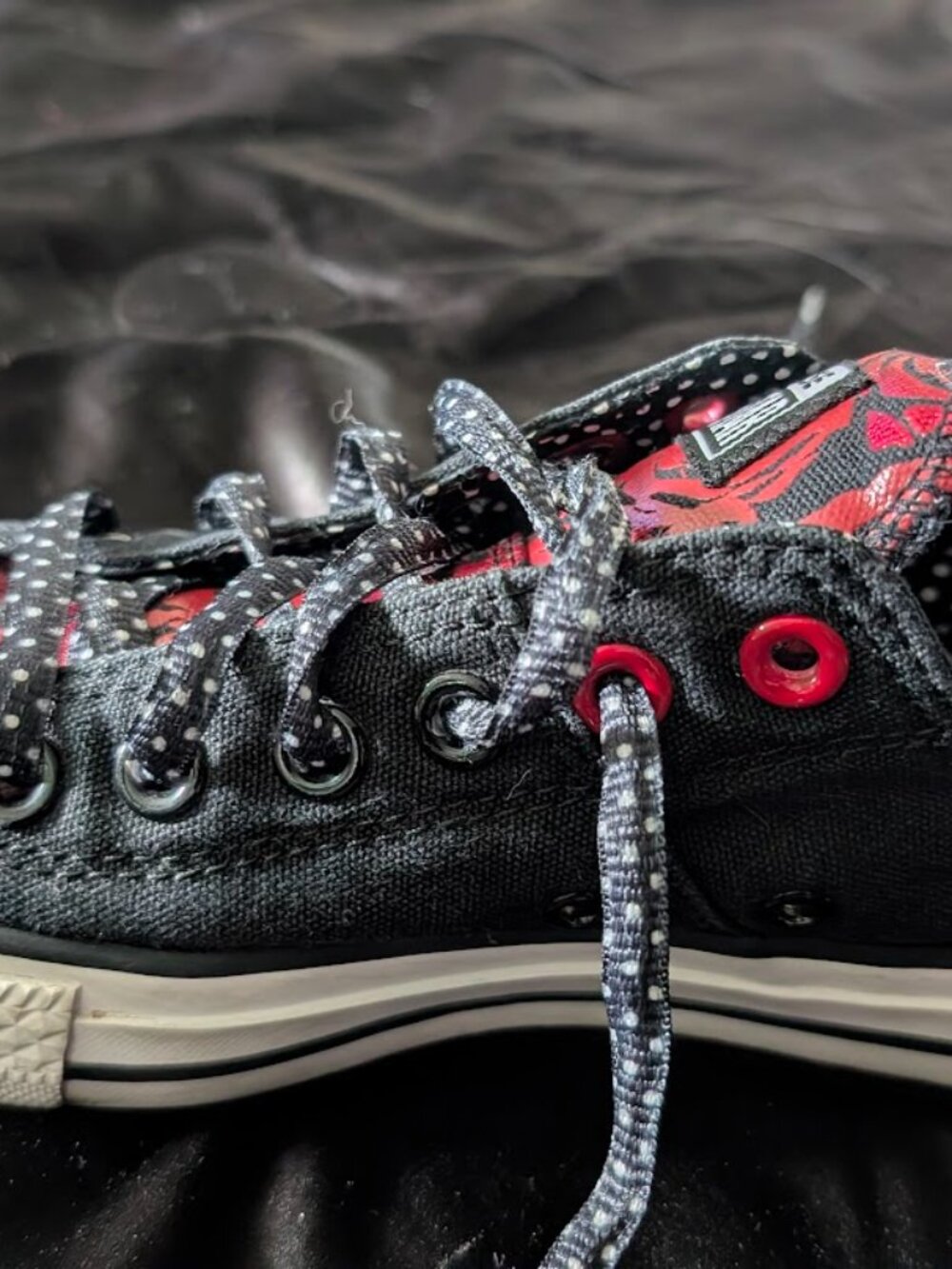 Converse red roses Polka Dots - Picture 3 of 7